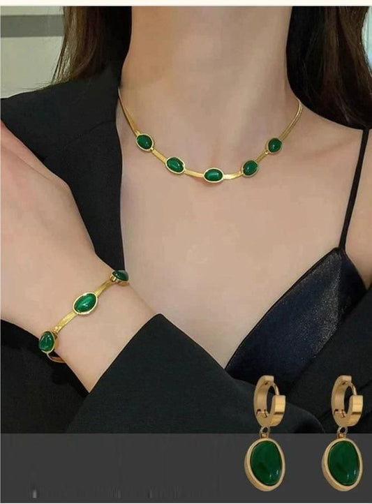 Royal Radiance Green Crystal Necklace Set With Bracelet